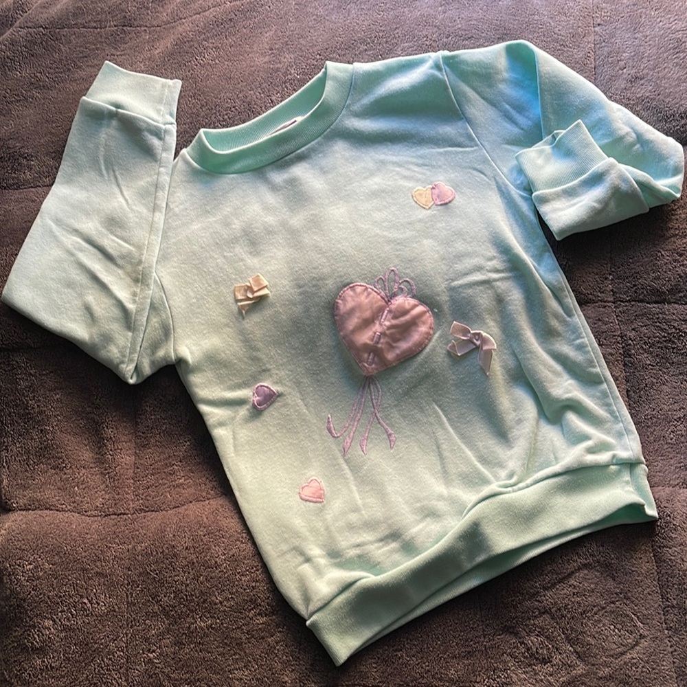 Vintage 90’s mint green sweatshirt, size 6x